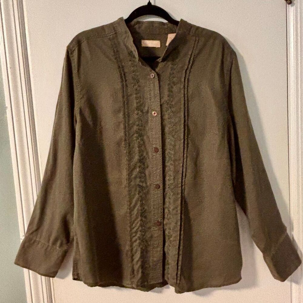 Kate Hill 1X dark olive green embroidered placket button front shirt